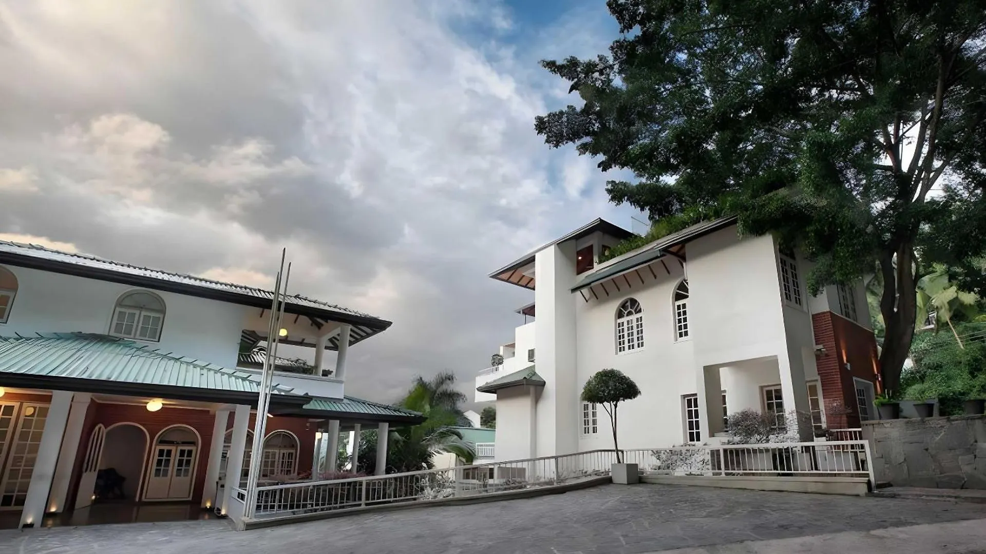 Hotel Kuwera Kandy